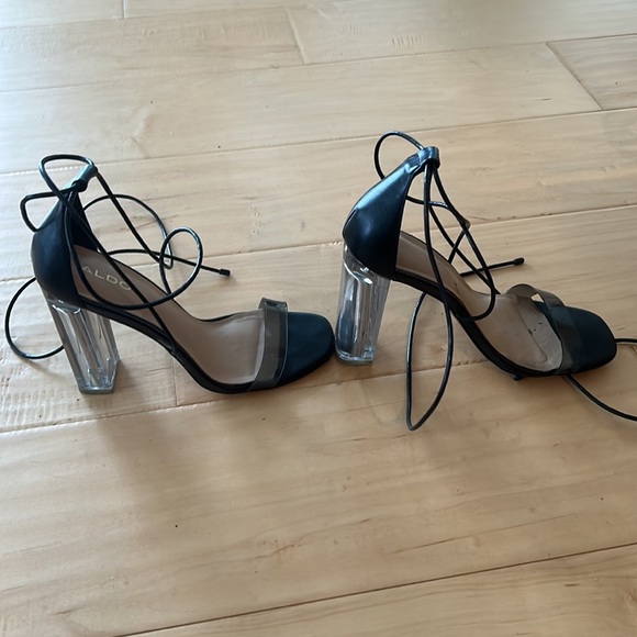 Black tie up Aldo heels size 7 women’s - Picture 3 of 3